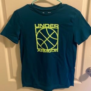 Boys Under Armour Basketball T size YLG